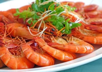 Hướng dẫn cách làm món tôm hấp thơm ngon ngay tại nhà