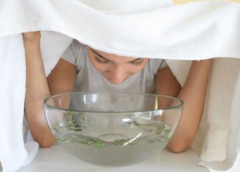 Cách xông hơi mặt tại nhà trị mụn, dưỡng trắng da bằng nguyên liệu sẵn có 