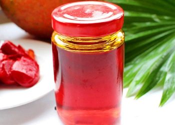 Bôi dầu gấc lên mặt có tốt không?