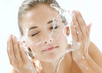 Top 10 loại sữa rửa mặt cho da khô “siêu dưỡng ẩm” tốt nhất 2022