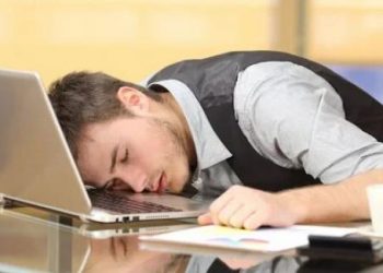 Cách thức giúp chiến thắng cơn buồn ngủ trong giờ làm