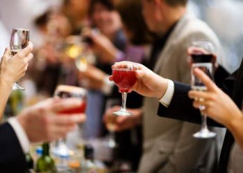 Áp dụng những cách để khắc phục khi bạn bị say rượu
