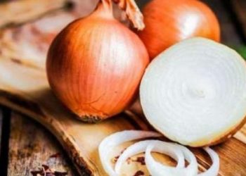 Đặt loại củ này trong bếp, gián mẹ cõng gián con chạy “bán xới”