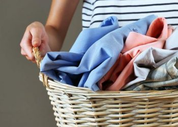 8 cách tẩy mốc quần áo hiệu quả bạn nên biết