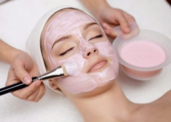 Chuyên gia tư vấn: Chăm sóc da mặt mùa hè sao cho đúng?