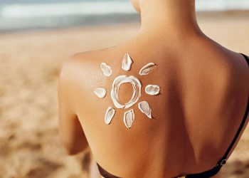 Bí quyết chăm sóc da cháy nắng hiệu quả dành cho các chị em