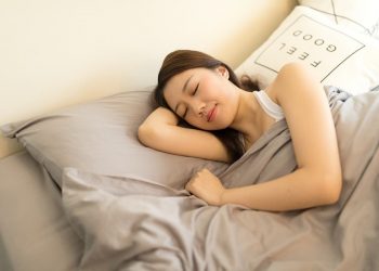 Điều trị thâm quầng mắt theo nguyên nhân để đạt hiệu quả tích cực