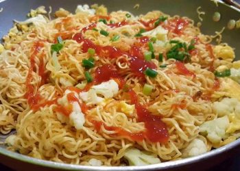 Mì xào trứng bao nhiêu calo? Hướng dẫn 2 cách làm đơn giản nhất