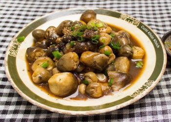 Nấm rơm kho tiêu bao nhiêu calo? Làm món gì ngon nhất?