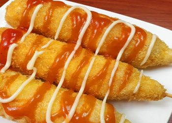 2 cách làm xúc xích phô mai đơn giản mà giòn ngon nhất