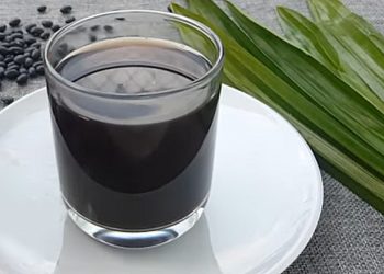 Cách nấu nước đậu đen giúp giảm cân, làm đẹp mà ai cũng mê