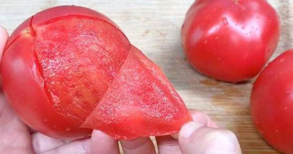 cách lột vỏ cà chua