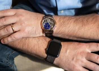 Phong cách Double Wristing – Đam mê riêng biệt của những “tay chơi thứ thiệt”