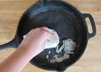 Hô biến chảo thường thành chảo chống dính chỉ trong 1 phút bằng cách vô cùng đơn giản