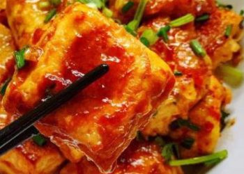 Chẳng cần nấu với thịt, đậu sốt chua ngọt kiểu mới thế này cũng hết bay nồi cơm