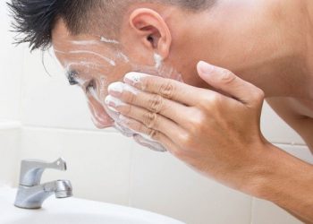 Bí quyết chăm sóc da mặt đơn giản dành cho nam giới