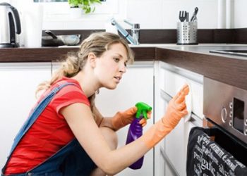Mẹo tẩy rửa dầu mỡ bám trên vật dụng nhà bếp cực hiệu quả