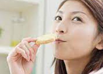 Bánh mì nướng bơ tỏi – món ‘hot’ dễ làm, ăn rất giòn ngon, để lâu không thiu
