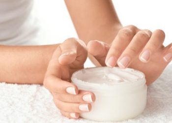 Cách lựa chọn và dùng kem dưỡng trắng da hiệu quả