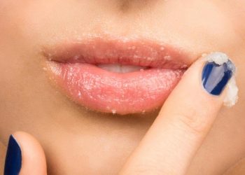 Tẩy tế bào chết cho môi thế nào mới đúng? Hướng dẫn các bước tẩy da chết môi đơn giản