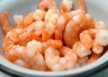 Cách sơ chế tôm nhanh gọn, sạch chỉ trong nháy mắt