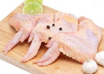 Mua cánh gà đông lạnh, nhìn vào phần này thấy dày hay mỏng là biết nó tươi hay không