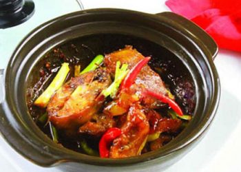 Cách làm cá diếc kho nghệ, kho riềng đã ăn là ghiền
