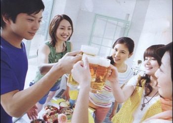 Làm sao để tránh tình trạng nóng trong người trong dịp Tết?