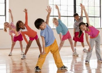 Những lưu ý khi cho trẻ tập luyện thể dục cha mẹ nên biết