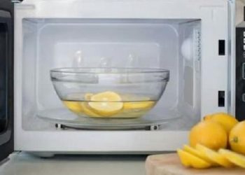 Tuyệt chiêu làm sạch lò vi sóng trong vòng một nốt nhạc