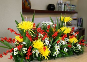 Tham khảo mẫu cắm hoa Tết đẹp rước may mắn tài lộc đến nhà