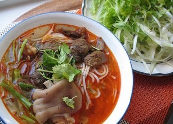 Mẹo để nấu bún bò Huế ngon đúng chất