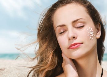 Top 10 kem chống nắng không nâng tone da phổ biến, được nhiều chị em yêu thích trên thị trường