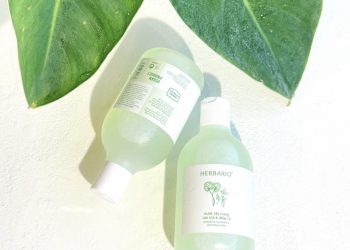 Review nước tẩy trang Herbario chiết xuất rau má và diếp cá: giải pháp tối ưu cho da dầu mụn