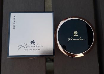 Review phấn phủ kiềm dầu Beauskin Rosedew Finish Two-Way Cake: đem đến lớp makeup siêu mịn đẹp