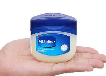 Bạn đã khám phá hết các công dụng của dưỡng môi Vaseline chưa?