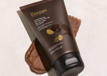 Review tẩy tế bào chết da mặt Cocoon: hương cà phê thơm ngát, làm mịn màng làn da