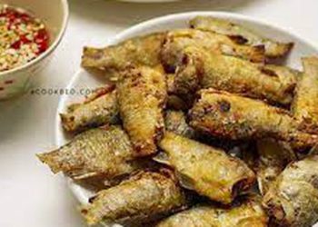 Cách làm cá diếc chiên giòn chấm với nước mắm tỏi chanh ớt khoái khẩu, quyến rũ chồng