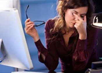 Cách giúp mắt sáng khỏe khi làm việc nhiều với máy tính
