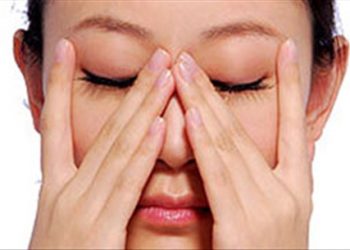 5 cách giúp mắt khỏe sau nhiều giờ làm việc căng thẳng