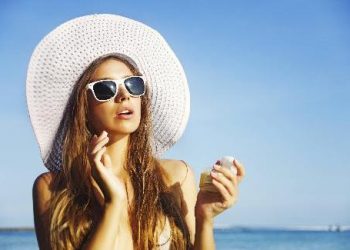 Cần phải làm gì để bảo vệ mắt dưới ánh nắng mùa hè?