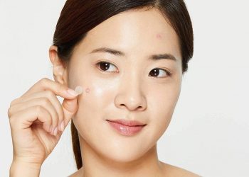 Miếng dán mụn có tốt không? Top 10 miếng dán mụn giúp bạn xóa tan nỗi lo về mụn