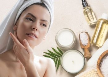 12 cách trị mụn đầu đen tại nhà để có làn da mịn màng đón Tết