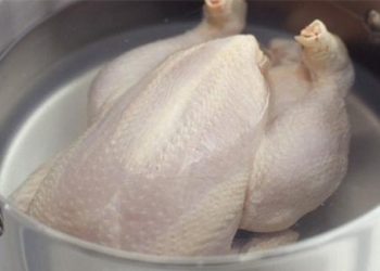 Tuyệt chiêu rã đông thịt gà nhanh trong vòng một nốt nhạc, không lo mất chất dinh dưỡng