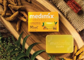 Review Xà phòng Medimix Nghệ & dầu Argan: “xóa mờ” thâm mụn, dưỡng sáng da hiệu quả
