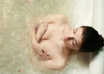 Bí quyết giữ ngực đẹp ngay cả khi cho con bú không thể bỏ qua