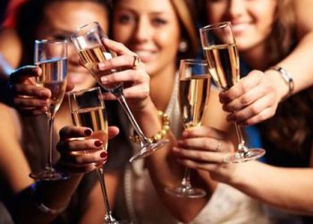 Cách uống rượu, bia ít gây hại sức khỏe trong kỳ nghỉ nhất định phải biết