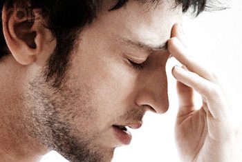 Mách bạn 5 bí quyết đối phó với cơn đau đầu dai dẳng