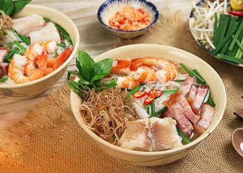 2 cách nấu bún nước lèo thơm ngon đậm đà đúng chuẩn Miền Tây sông nước