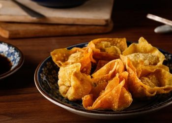 3 cách làm hoành thánh chiên giòn rụm, béo ngậy ai cũng thích